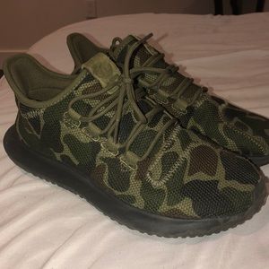 Adidas shoes size 7y